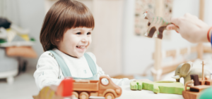 Como limpar os brinquedos do bebé