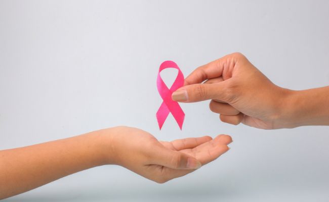 A amamentação depois do cancro da mama Artigo de opinião por Filipa Ribeiro, Mestre Enfermeira Especialista em Saúde Materna e Obstétrica e Consultora em Aleitamento Materno